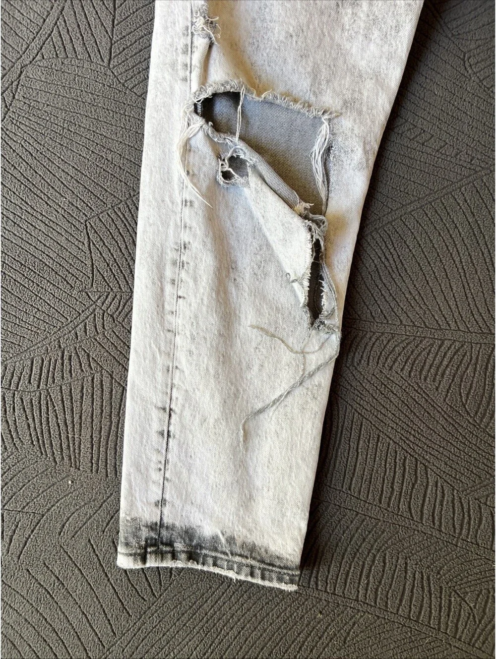 Zara Women’s Jeans Distressed acid Wash  - 1155-2B